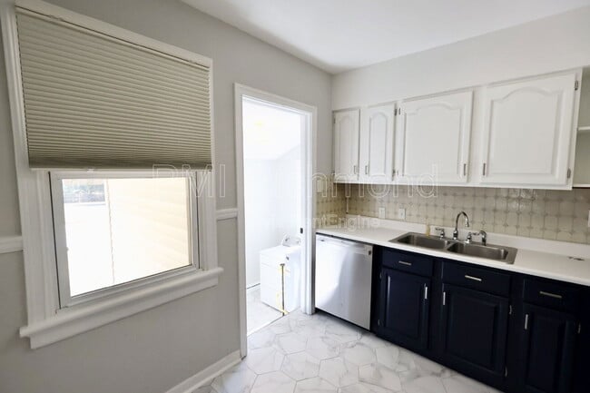 Building Photo - 1107 Carrolton St