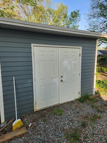 Building Photo - 1808 Edwards Ave