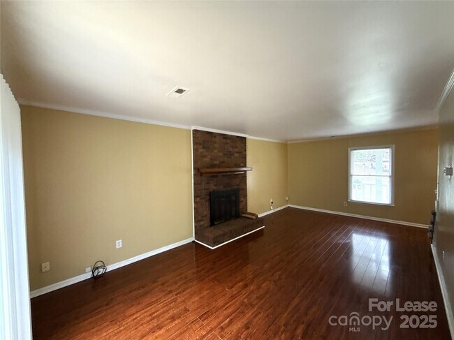 Building Photo - 9125 Winter Moss Ct