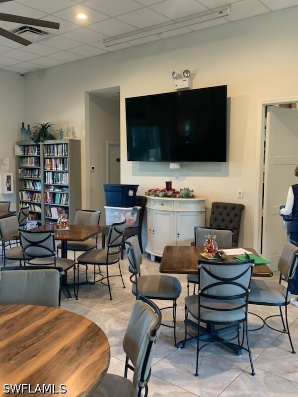 Building Photo - 306 Emerald Bay Cir