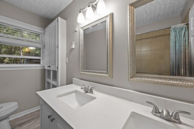 Building Photo - 10751 Ola Dr