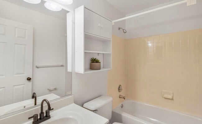 Building Photo - 4100 Ulster Rd