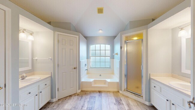 Building Photo - 281 Village Green Ave