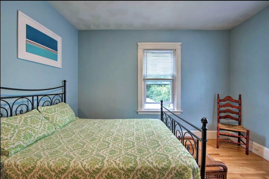 Building Photo - 36 Pembroke Ave