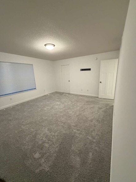 Building Photo - 10604 Heron Ave S