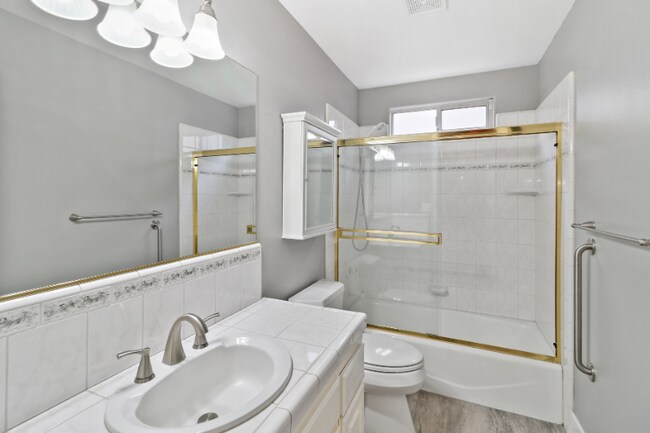 Building Photo - 3451 Woodbury Dr