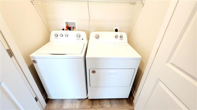 Building Photo - 1132 Martin Rd