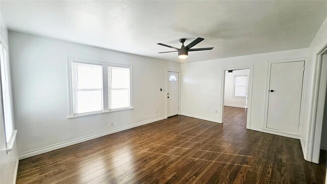 Building Photo - 205 Madison Ave NE