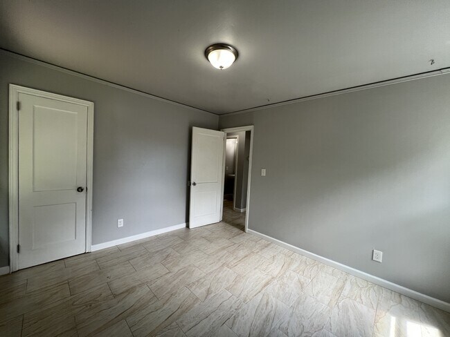 Building Photo - 2157 Nelms Dr SW
