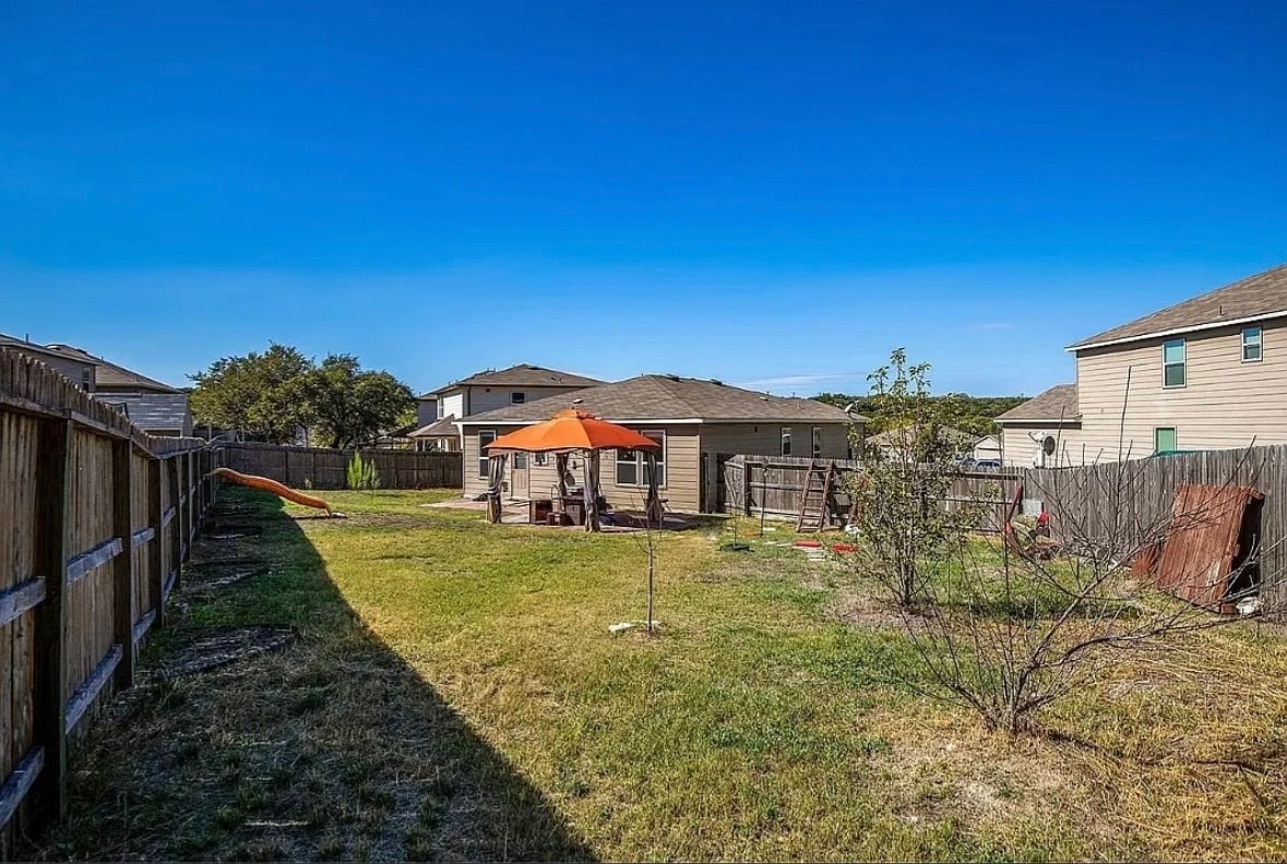 Backyard - 714 Roping Star