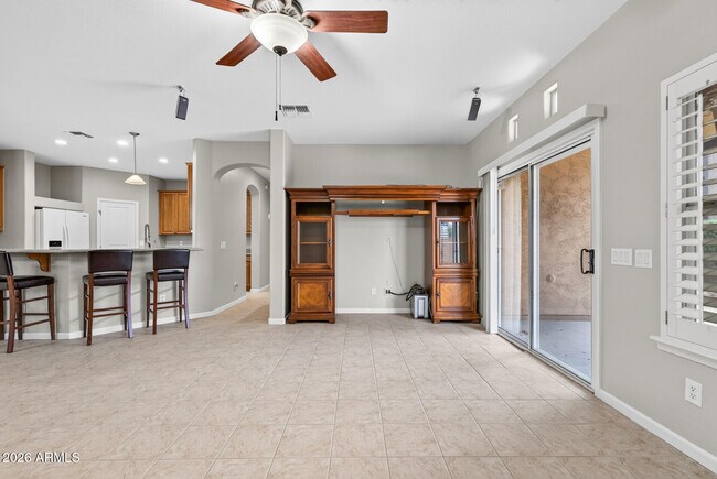 Building Photo - 10639 W Alex Ave
