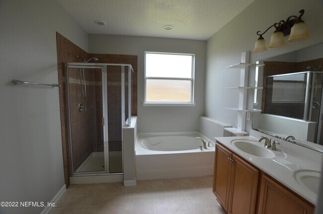 Building Photo - 4530 Oak Moss Loop