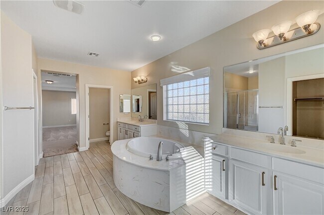 Building Photo - 536 Puenta Del Rey St