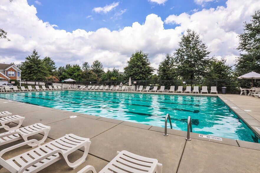 Building Photo - 2014 Gushing Dr