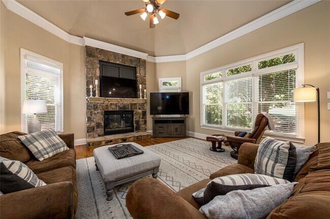 Building Photo - 2361 Legacy Maple Dr