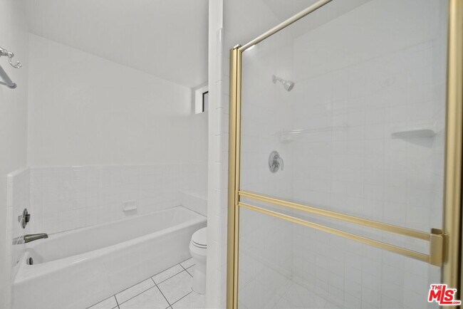 Building Photo - 14572 Dickens St