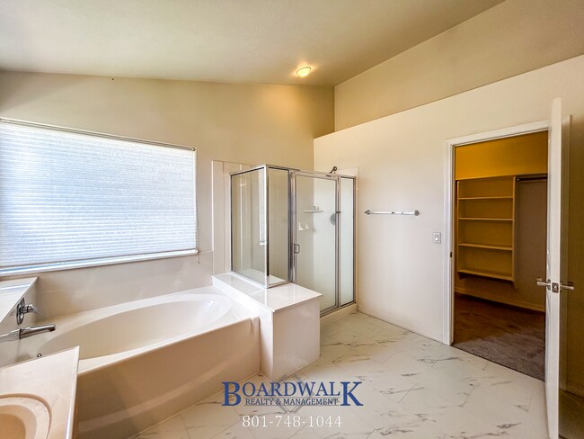 Building Photo - 833 Molasses Mill Dr