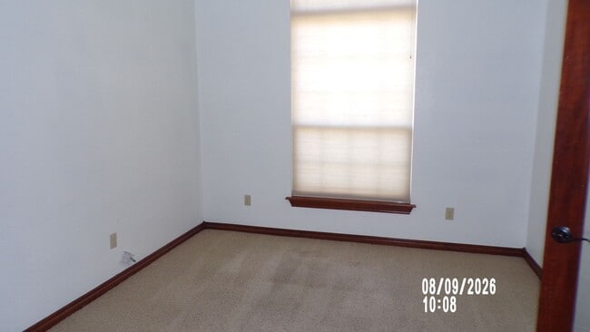 Building Photo - 114 Sandy Trail Cir