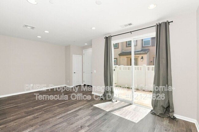 Building Photo - 44047 Soler Ct