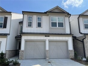Building Photo - 5765 Thornton Dr