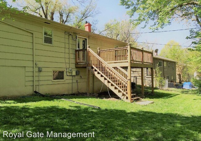Building Photo - 3 br, 1 bath House - 8716 W 70th Terrace