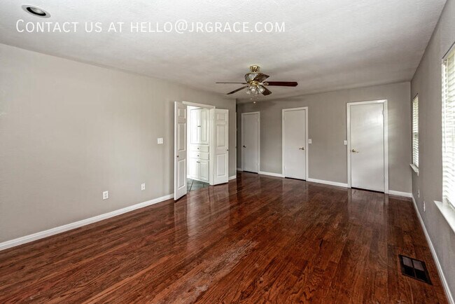 Building Photo - 525 W 4th St