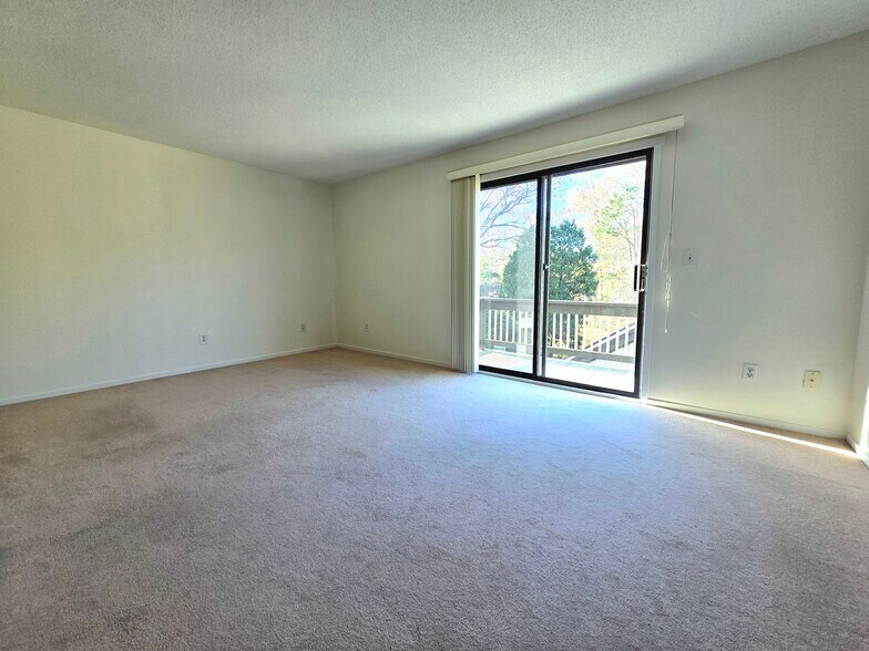 Bedroom 1 has its own balcony - 563 Heritage Vlg