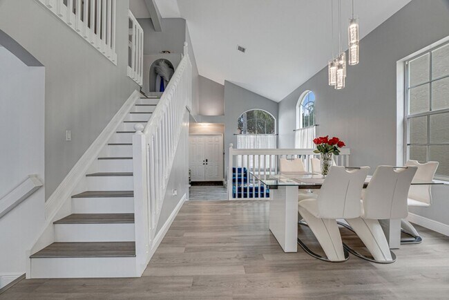 Building Photo - Spacious 3-Bedroom with 3 Full Baths in Royal Palm Beach!