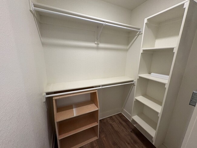 Building Photo - 1bd/1ba House Available!