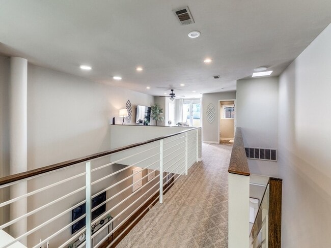 Building Photo - 3352 Miro Pl