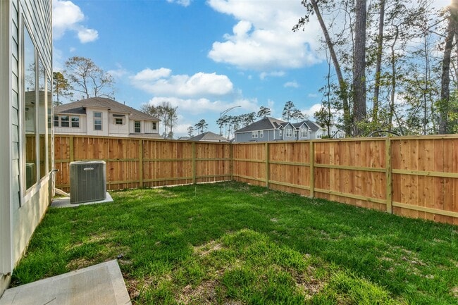 Building Photo - 678 Royal Arch Dr
