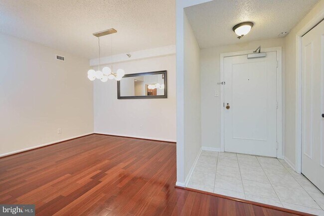 Building Photo - 5802 Nicholson Ln