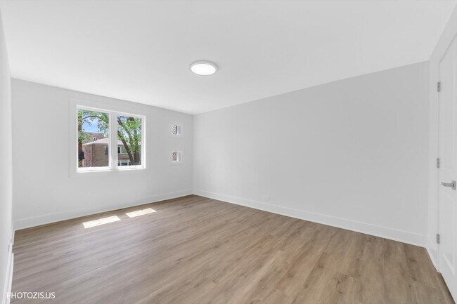 Building Photo - 803 Brummel St