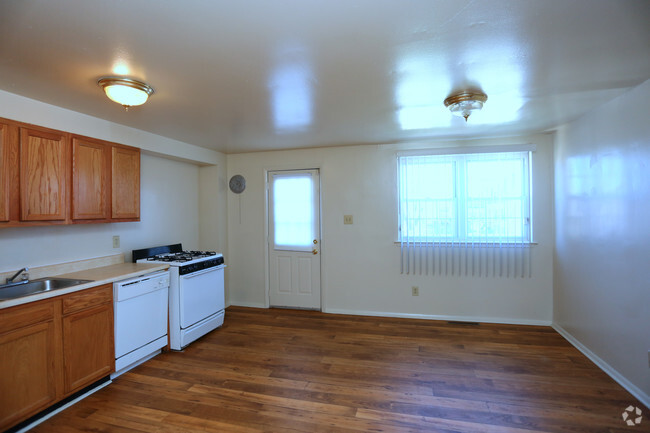 Kitchen - Hollinswood Townhouses