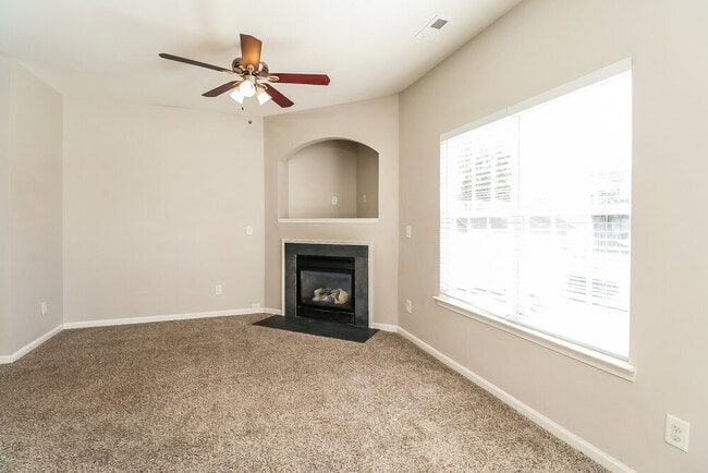 Building Photo - 9240 Ducati Ln