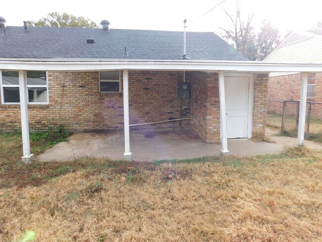 Building Photo - 8349 Cedarbrush Dr