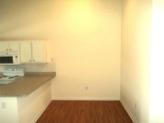 Building Photo - Independence South one level brick patio h...