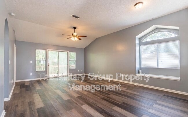 Building Photo - 3390 Millcrest Pl