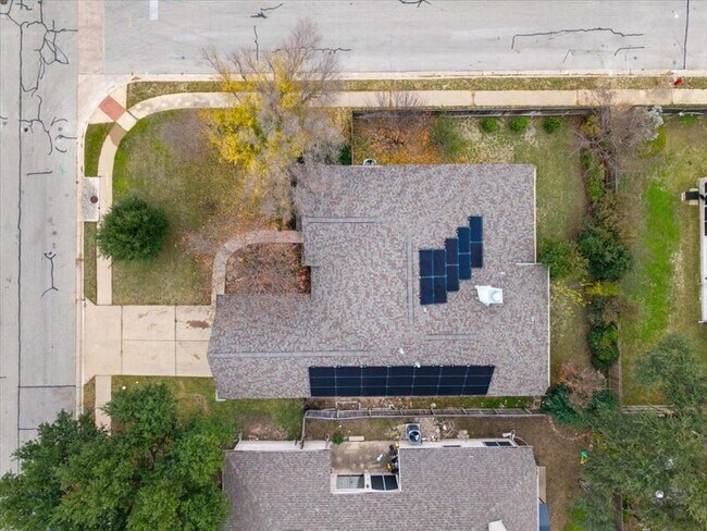 Building Photo - 920 Savanna Ln