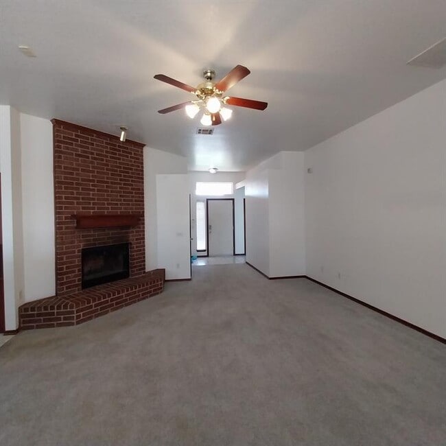 Building Photo - 16220 Sugar Loaf Dr