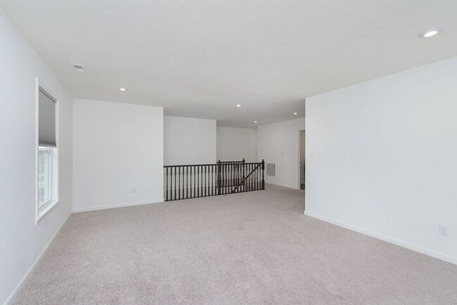 Building Photo - Awesome 5 Bedroom In Great McCordsville Lo...