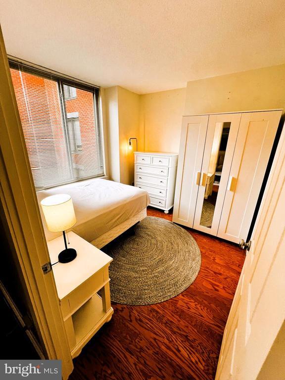 Building Photo - 1220 N Fillmore St