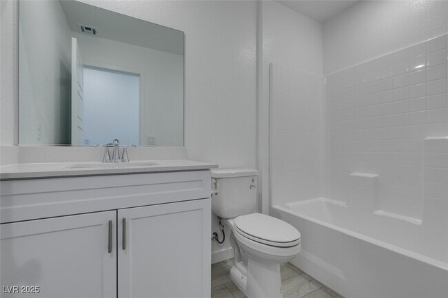 Building Photo - 6229 Mangler St