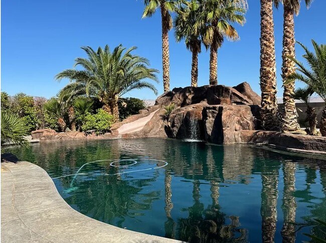 Building Photo - 9653 Denhart Ave