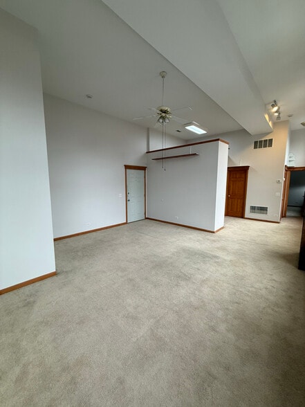 Building Photo - 31-33 W New York St