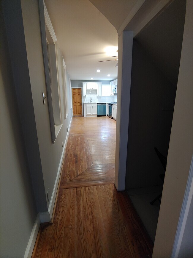 Building Photo - 33 S Calhoun St