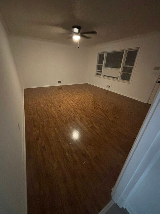 Building Photo - 115 Pierson Cir
