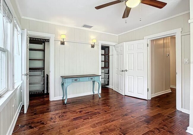 Building Photo - 3109 Johns Pky