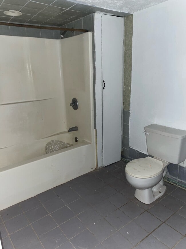 Building Photo - 118 Wine St