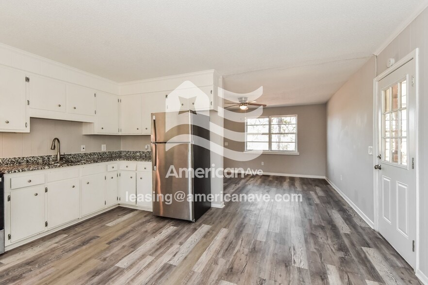 Building Photo - 2124 Sandy Run Dr